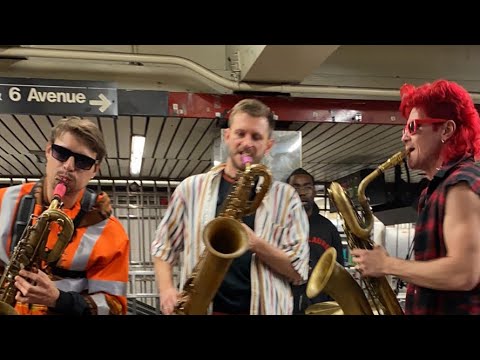 LUCKY MOON ZOOZ SUBWAY BANANZA