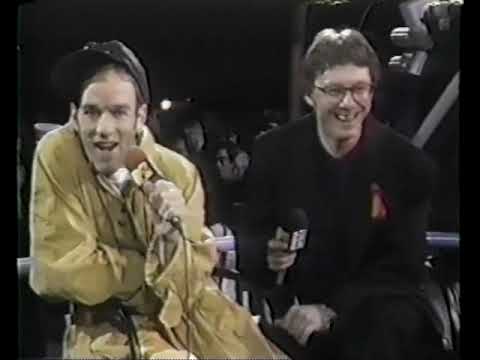 R.E.M. 1991-09-05 - MTV Video Music Awards, MTV, USA (Post-show Interview)