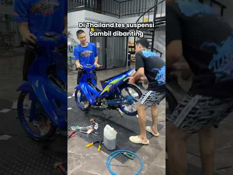 Tes suspensi dibanting #automobile #modifikasimotor #motoran #youtubeshorts