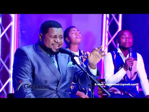 Oins Moi chanté en live par le prophète Djimy Mbaya à l'émission Ta grandeur