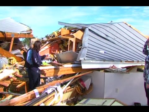 News in 90: Sarasota cleanup continues after tornadoes
