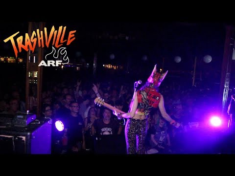 PUSSYCAT AND THE DIRTY JOHNSONS AT AZKENA ROCK FESTIVAL 2019 - SYLVIA