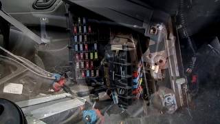 Ford Escape 01-07 GEM Module Removal