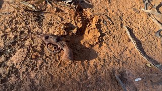 Fossicking Around Woolgangie…Western Australia