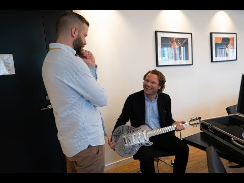 Sandvik Let's Create: A new home for the smash-proof guitar