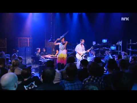 Bobby Conn - Never Get Ahead (live 2011)