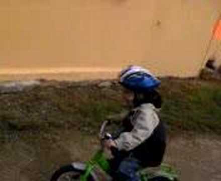 Simcha fietsend in Tavernay