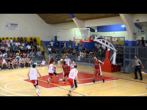 Final de la 3a Catalana Badalones B 77 - Olesa 61 Suspensió d'Emili Marin