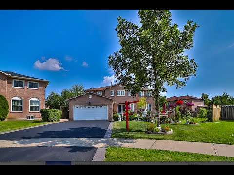 12 Lafleur Court Brampton, ON L6Y 3L8