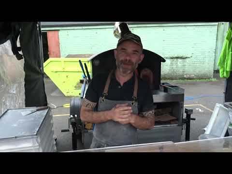 How to use wood fire  Pizza oven tips ,knowledge, skills. with Pizza Master Massimo Nocerino.