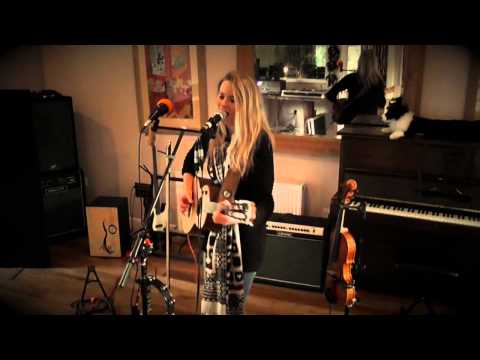 Joni Fuller - The Penny Looping Video