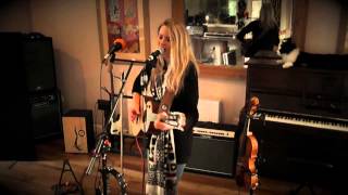 Joni Fuller - The Penny Looping Video
