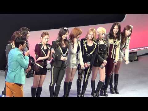 [Fancam] 120401 SNSD - The Boys, talk, Mr.Taxi@LG Cinema 3D World Festival