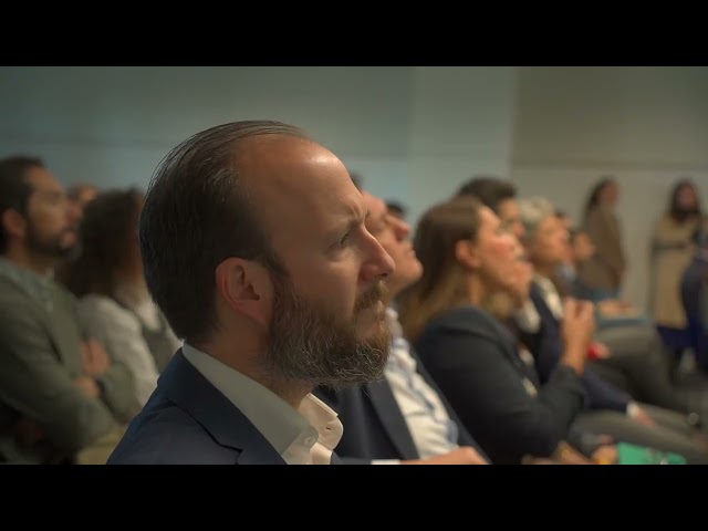 Vídeo relacionado con Coloca 4 Sevilla FC, Estimula Pensamiento Lógico, Refuerza Atención y Estrategia, para 6 años en adelante
