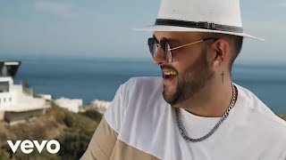 Me Llaman Loco Lyrics English Translation