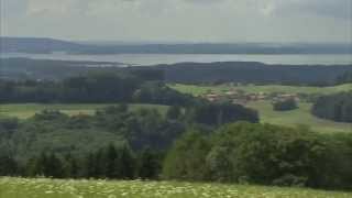 preview picture of video 'Landwirtschaft in Bayern: Landkreis Traunstein in Oberbayern.'