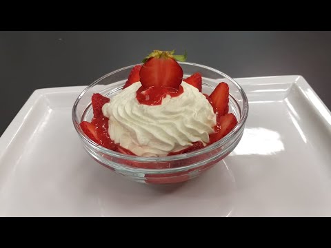 Rreze Dielli, 21 Nëntor 2018 - Të Gatuajmë me Znj. Vjollca P2 Krem me luleshtrydhe në gotë