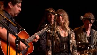 eTown Finale with Greensky Bluegrass & Elizabeth Cook - Feelin’ Alright (eTown webisode #1112)