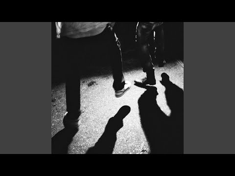 Struggle Radio (feat. Noyz Narcos)