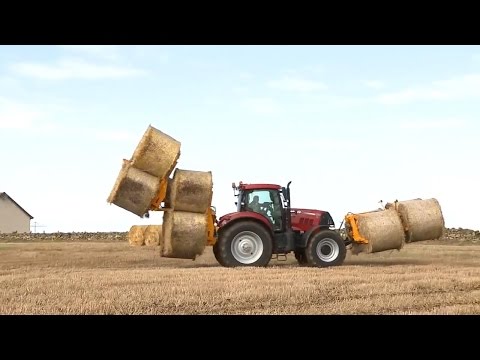 Zbieranie słomy.