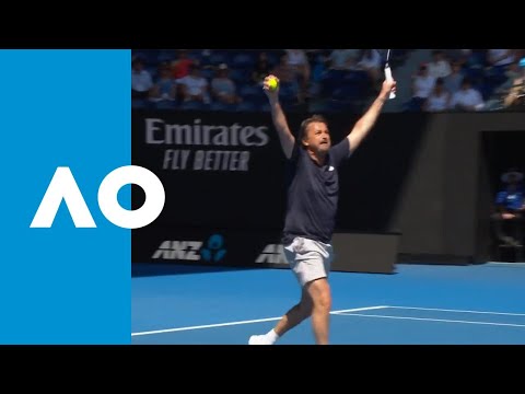 Legends match with more laughter than tennis (4R) | Australian Open 2019