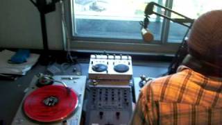 DJ VIRMAN MIXING AT THE NEW AT 2 IN POWER 106