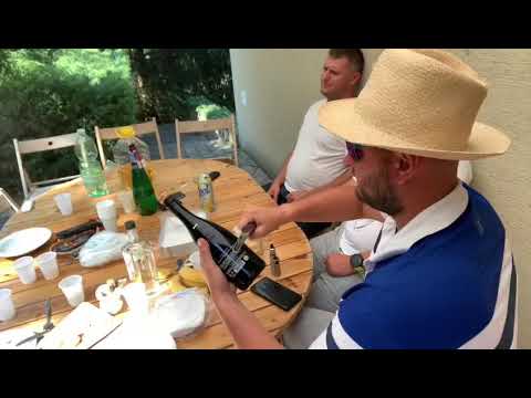 Sabrage, Leďo b-day