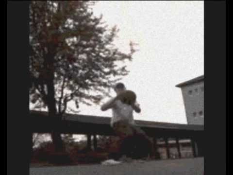 COOLE MOVES - Micha spielt etwas Streetball in Bonn beim EMA