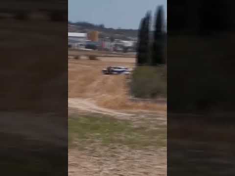Η Αστυνομία Κύπρου γ€&@ει και δέρνει