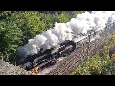 Parní vlak "NĚMKA" 555.0153 projíždí Svitávkou. 20.10.2024.