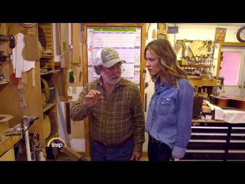 Wayne Henderson scares Jill Wagner | Handcrafted America