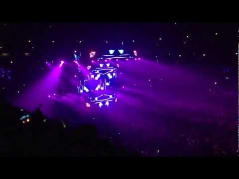 Swedish House Mafia One Last Tour @ The United Center Hard Rock Sofa & Swanky Tunes - Here We Go