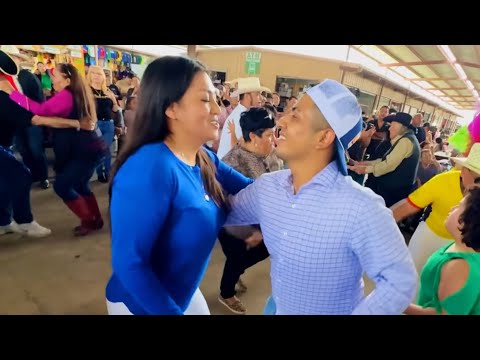 Domingo de Baile en la pulga de Alamo Texas con Ana Franco y Chuyito