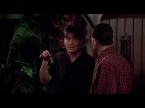 Charlie Harper macht sein berühmtes Blackout-Chili