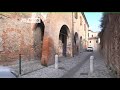 IL MURO DEI GRAFFITI DI VIA SANTA CHIARA ARTE O SFREGIO