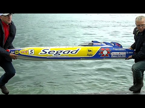 MASSIVE 4-CYL !! RC POWERBOAT FIRED-UP & LAUNCHED