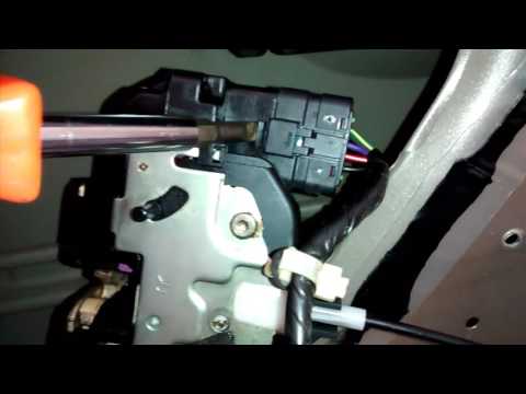 2006 Nissan Murano Door Lock Actuator Replacement (Dorman)
