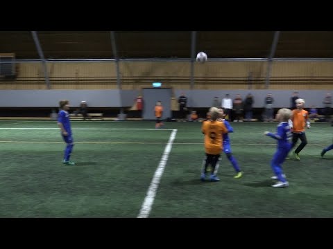 2022-11-19 EBK/Keltainen - Tikka/Tiikerit Sininen