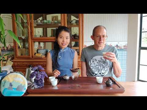 Drinking the 2021 Yunnan Sourcing "Xiao Xi Gui Village" Raw Pu-erh Tea Cake