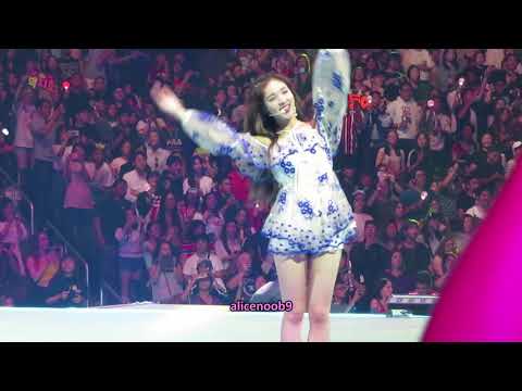 180811 TWICE - Likey at KCON18LA