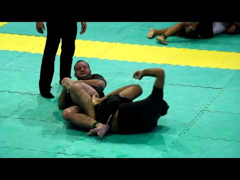 BRASILEIRO SEM KIMONO 2012- MAURO CELSO HEMAN NO BOTE