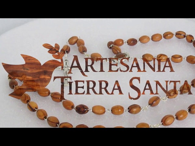 Vídeo relacionado con Collar de rosario con cuentas de cristal azul profundo, oración católica, Medalla de Tierra Santa de Jerusalén, Cruz de Tierra Santa, colección de cuentas de rosarios religiosos antiguos