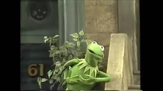 Sesame Street - Kermit sings &quot;I Love My Elbows&quot;