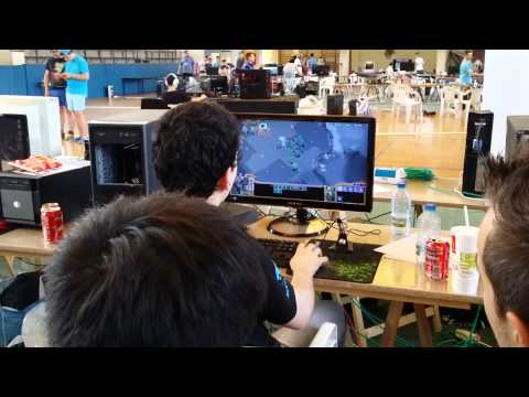 Dns joue contre Quent de imaginary gaming sc2 lors de la pxl lan de arles