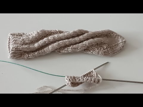 Simple spiral socks for babies knitted with circular knitting needles