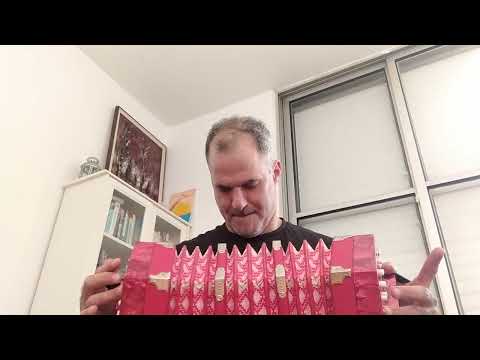 Ho Susanna on a 20 button concertina played by Golan Halima