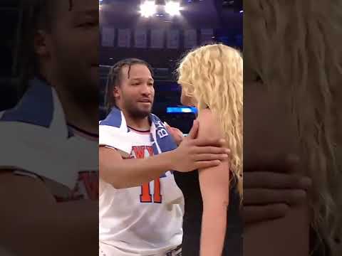 Iggy Azelia came to congratulate Brunson after his 40 piece in MSG!