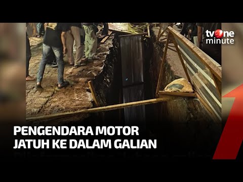Motor Jatuh ke Lubang Galian Saluran Air | tvOne Minute