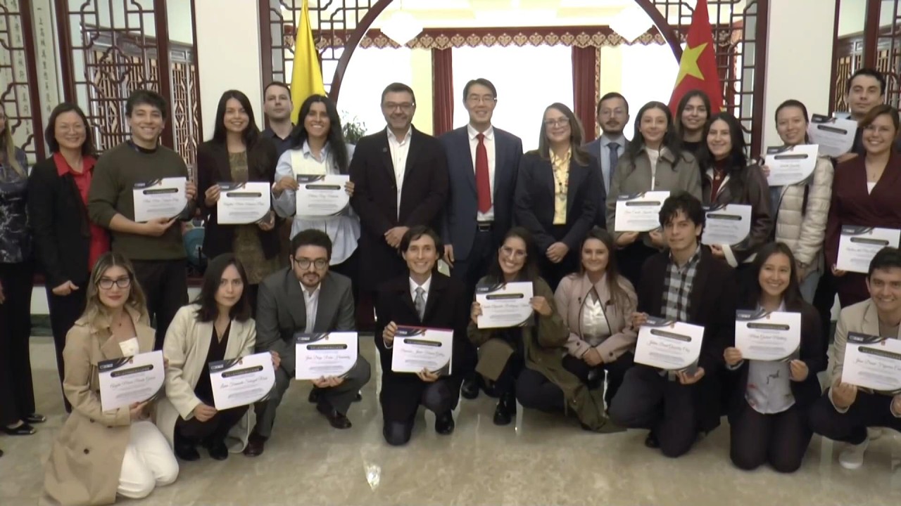 Nuevo grupo de estudiantes colombianos recibe becas para cursar estudios profesionales en China