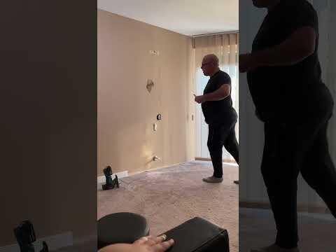 Ćale lomi sobu 😂 #mudja #shorts